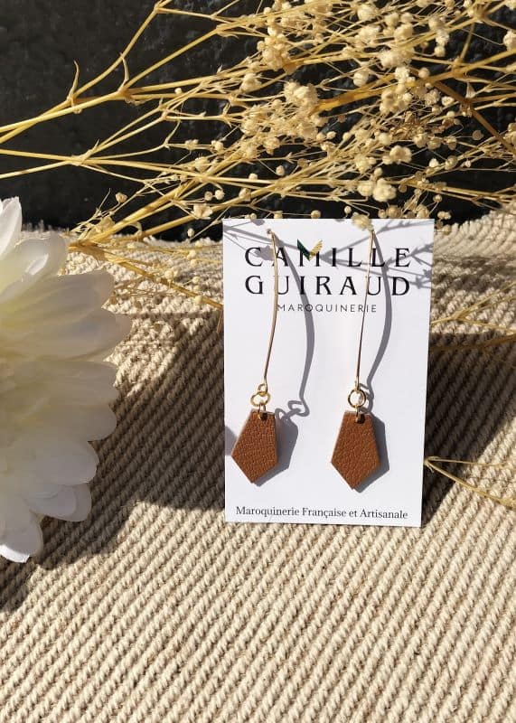 Camille Guiraud boucles pendantes camel liège cuir