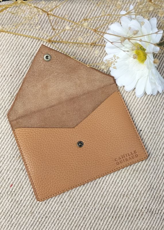 Camille Guiraud Enveloppe Camel Grainé porte-carte grise cuir