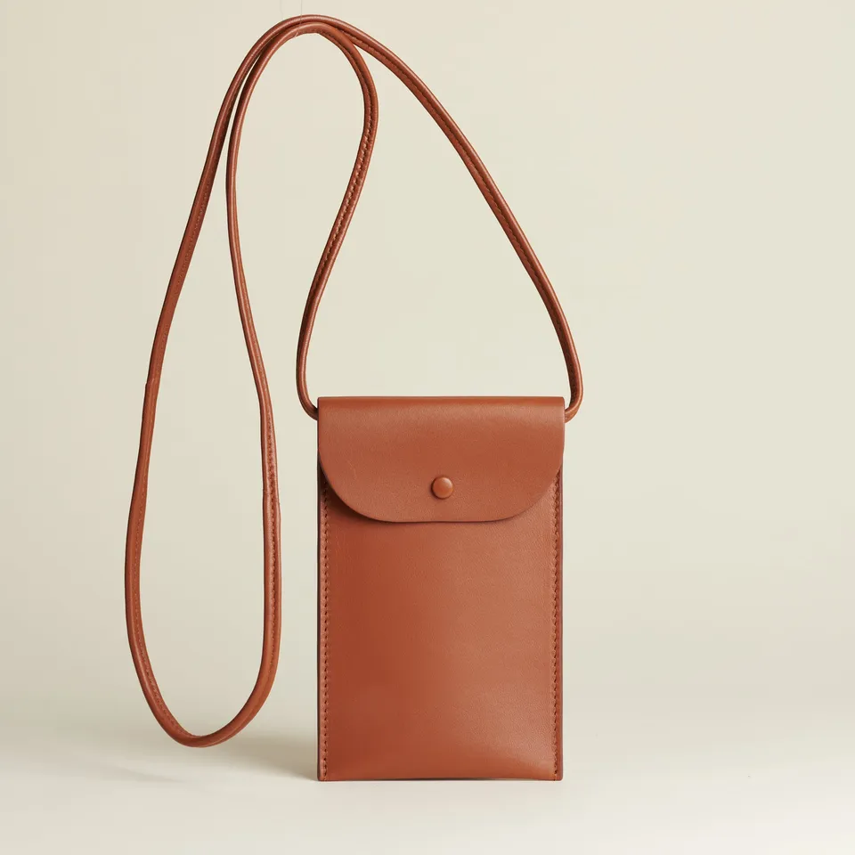 Idoine Cognac pochette smartphone cuir agneau sans initiales