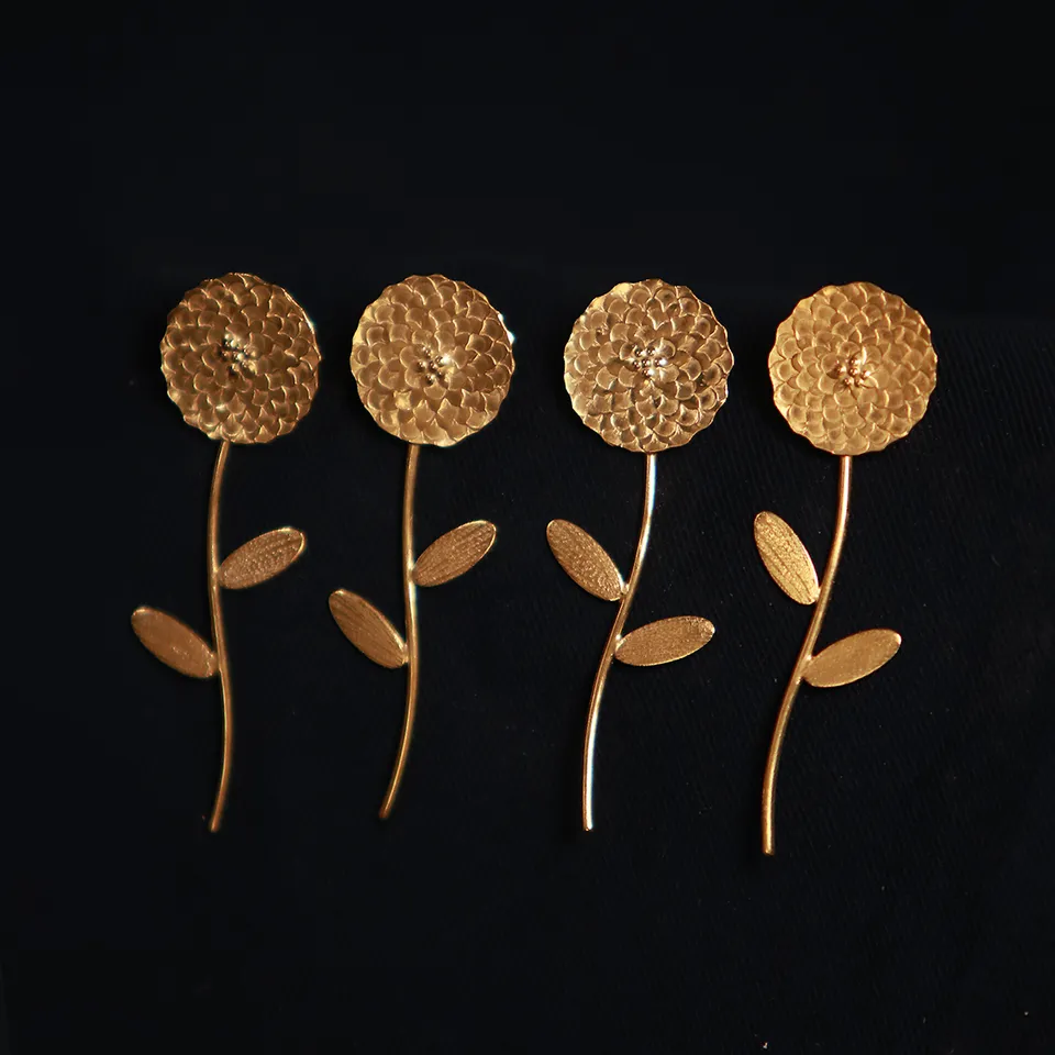 KIM JUDE Dahlia pin's broche fantaisie légère