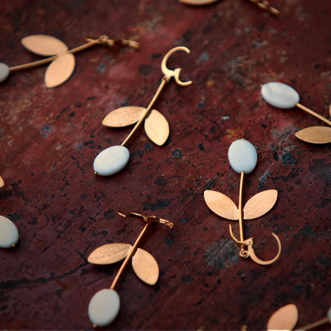 KIM JUDE Blanchette boucles d'oreilles fait main légères