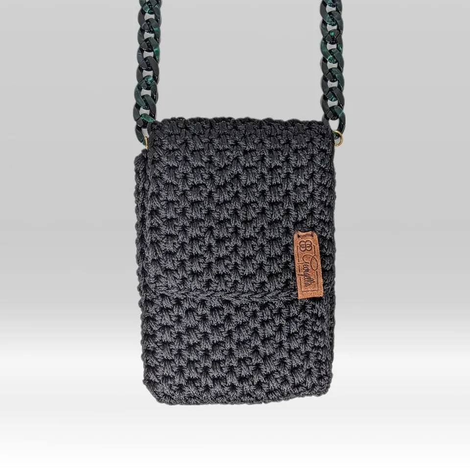 Georgetta Béryl pochette smartphone noir chaîne