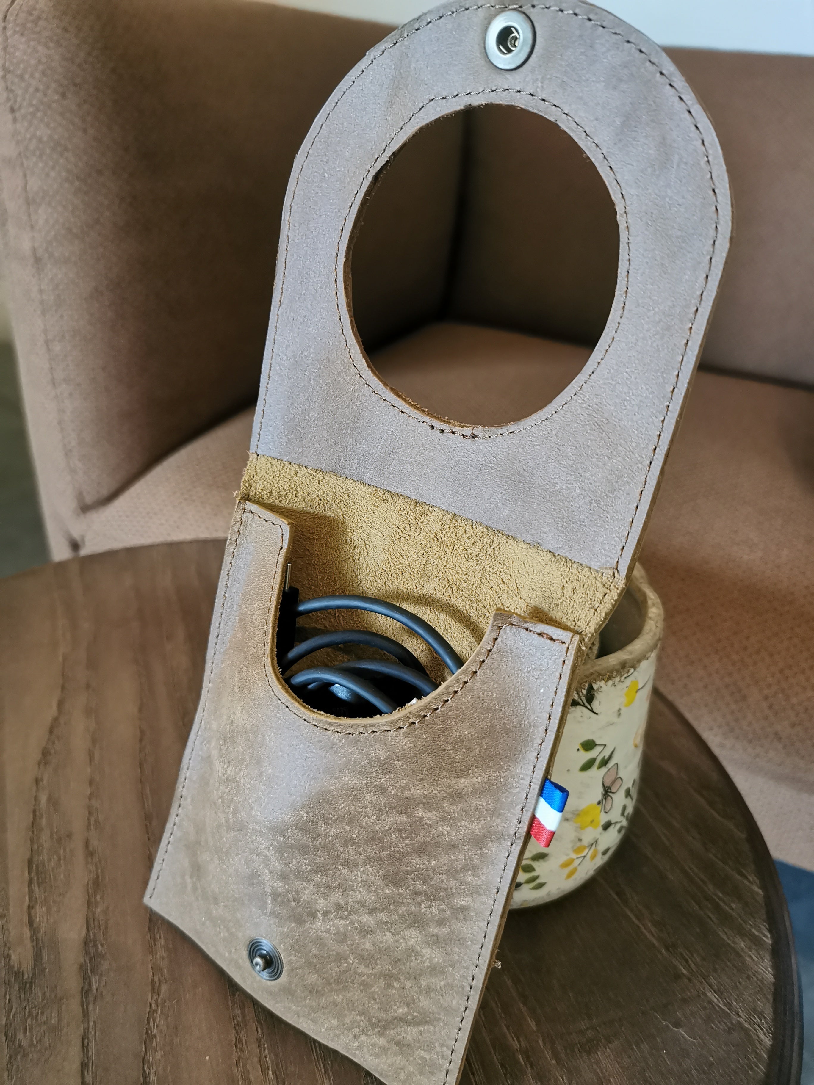 Fleur d'Orage étui chargeur cuir café nubuck