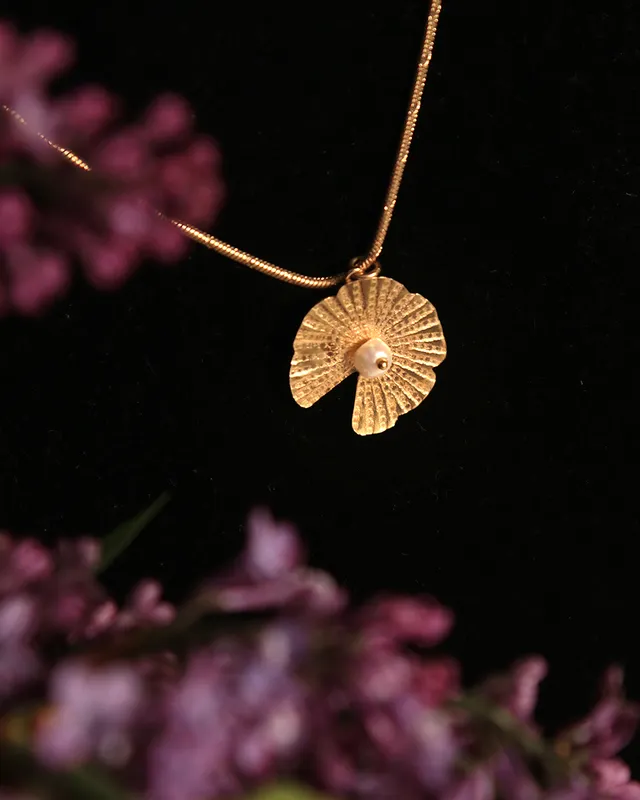 KIM JUDE Nymphéa collier fantaisie léger femme