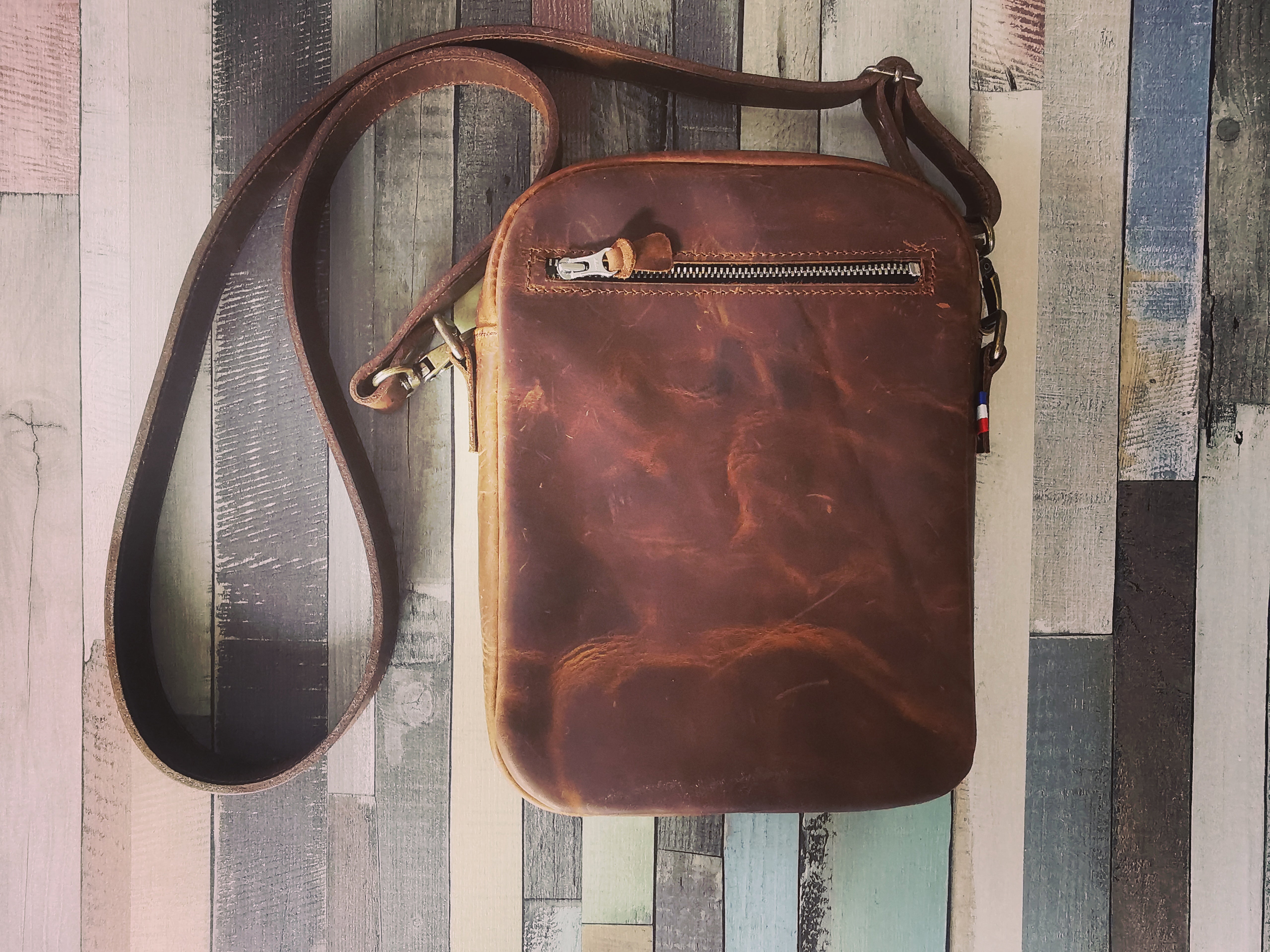 Fleur d’Orage Sacoche Vintage cuir marron orangé téléphone