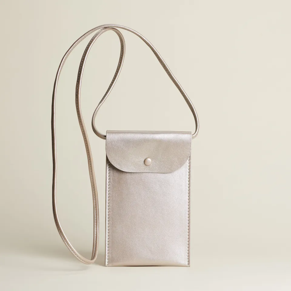Idoine Pochettes Lac d'argent Smartphone Agneau Gris