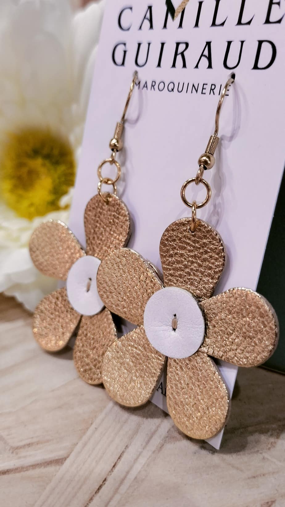 Camille Guiraud Marguerite boucles doré beige cuir