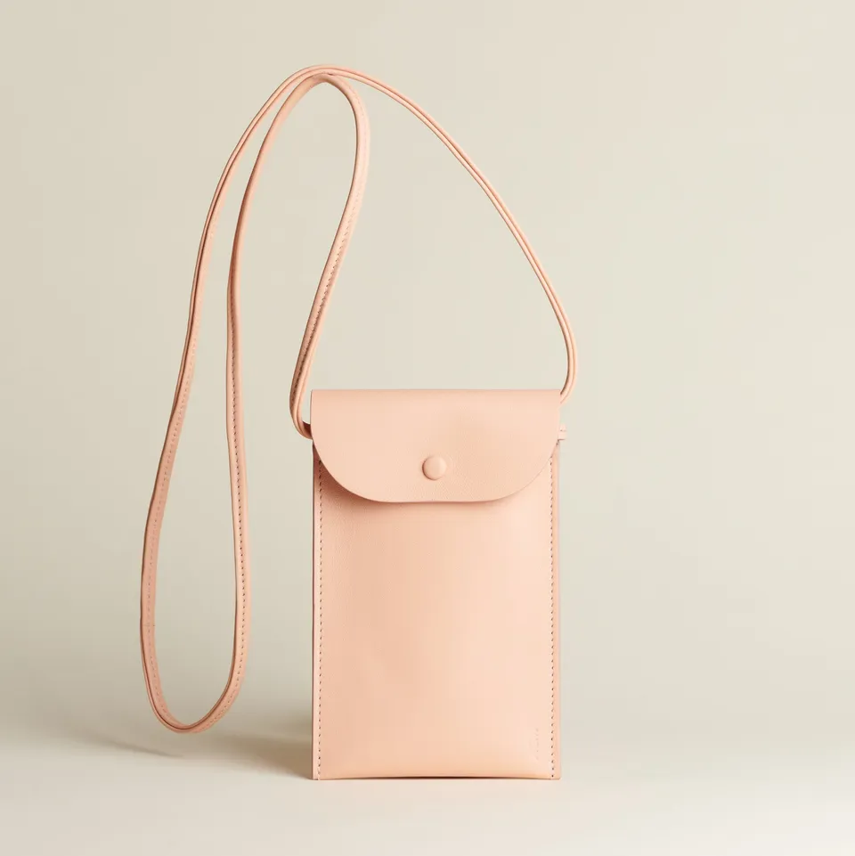 Idoine Pétale pochette smartphone cuir dernier exemplaire
