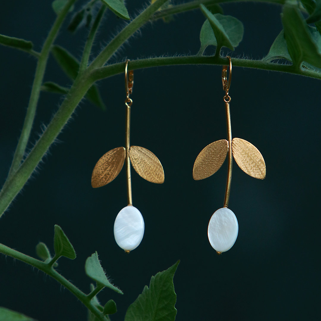 KIM JUDE Blanchette boucles d'oreilles fait main légères