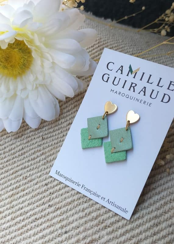 Camille Guiraud Coeur boucles d'oreilles vert d'eau cuir