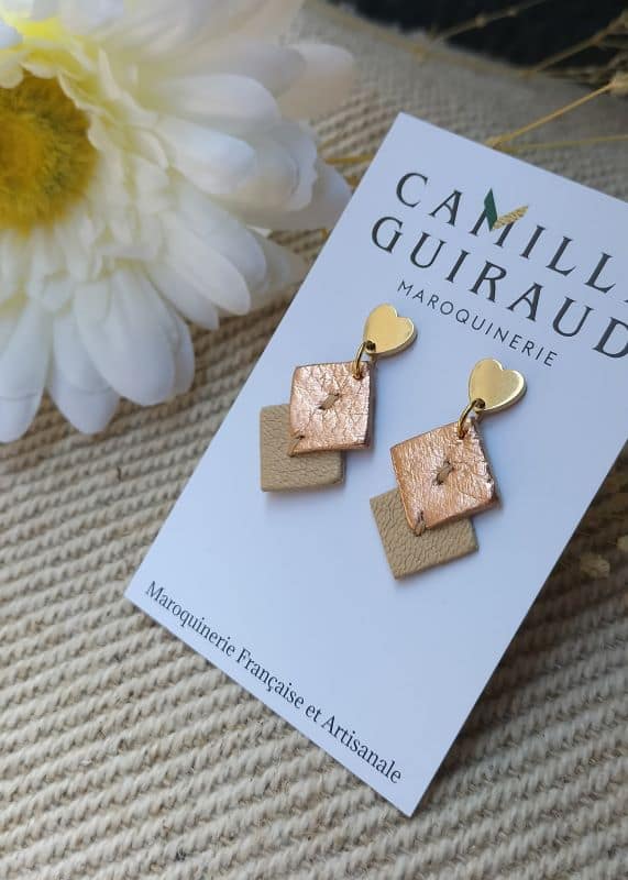 Camille Guiraud Coeur Rose Nude boucles d'oreilles cuir