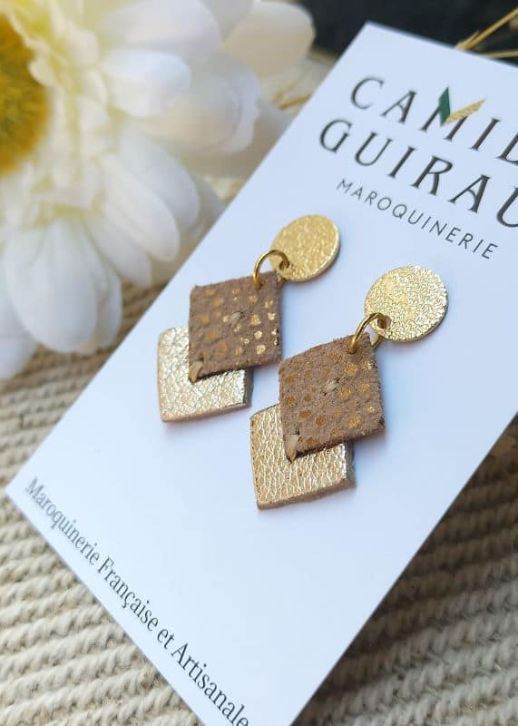Camille Guiraud Rondes Nude Grainé Gold boucles d'oreilles cuir