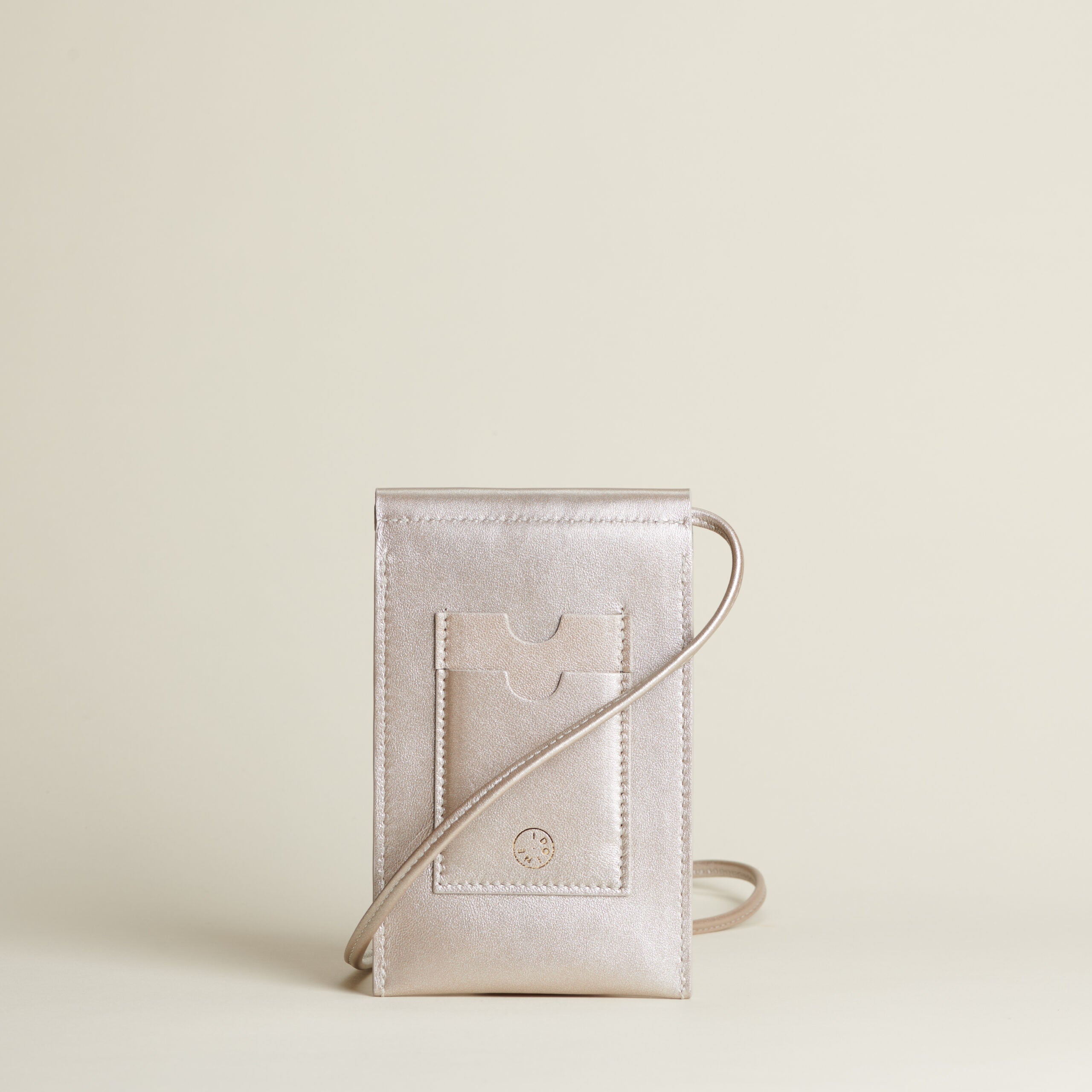 Idoine Pochettes Lac d'argent Smartphone Agneau Gris