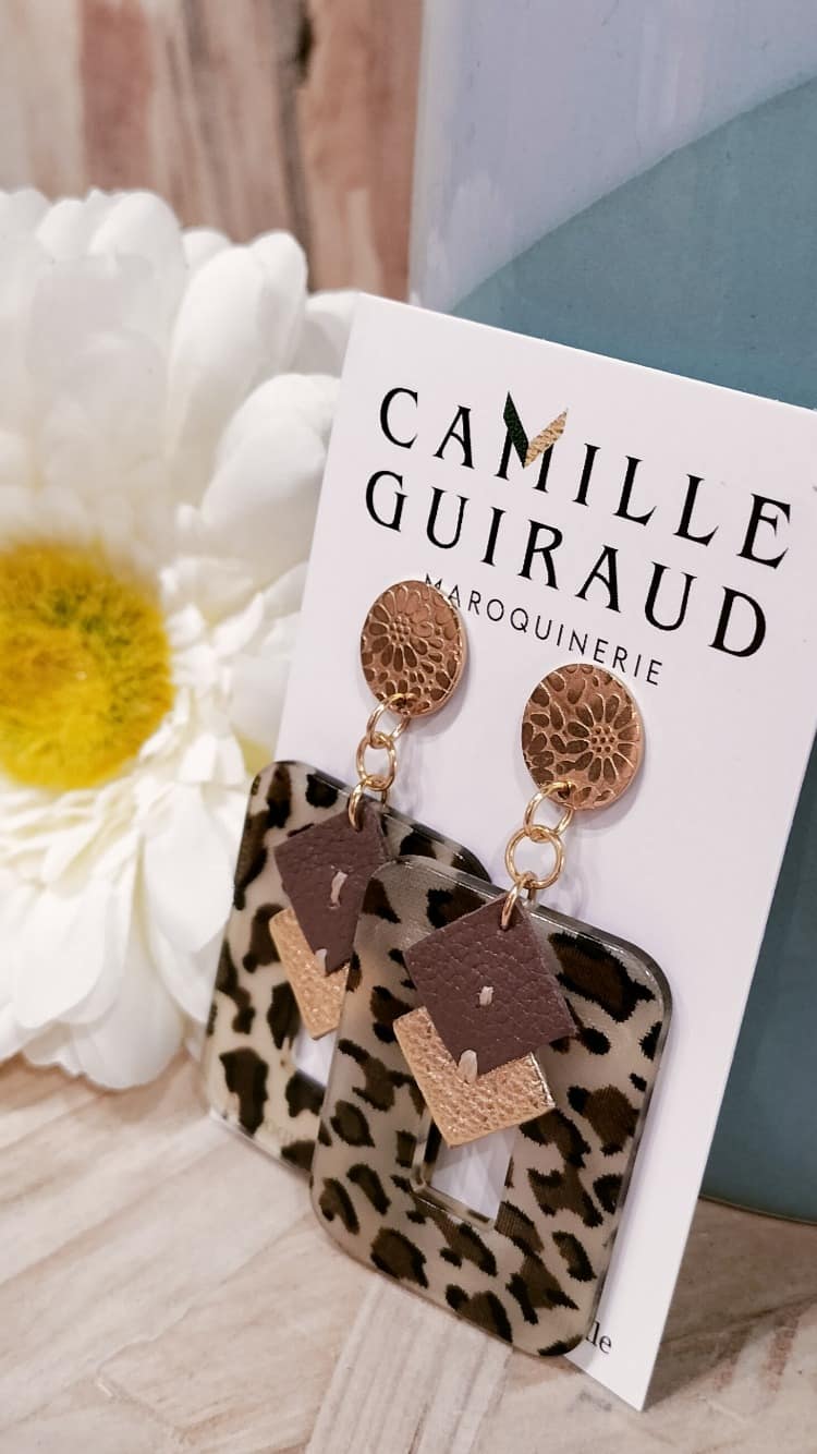 Camille Guiraud Julie guépard doré boucles d'oreilles cuir