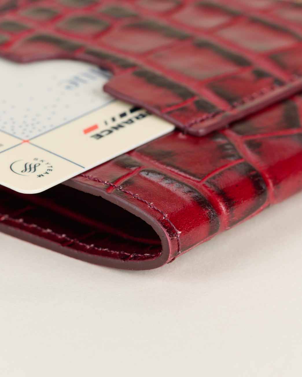 Idoine Atelier Croco Ruby porte-passeport cuir veau