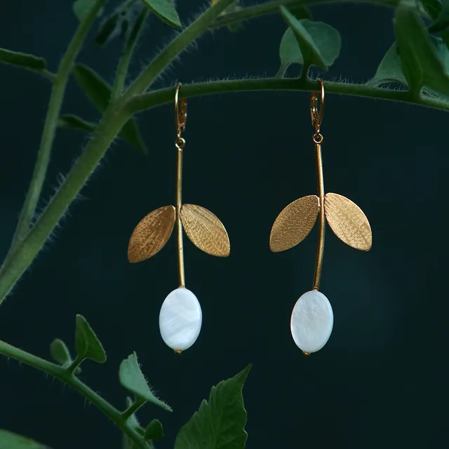 KIM JUDE Blanchette boucles d'oreilles fait main légères