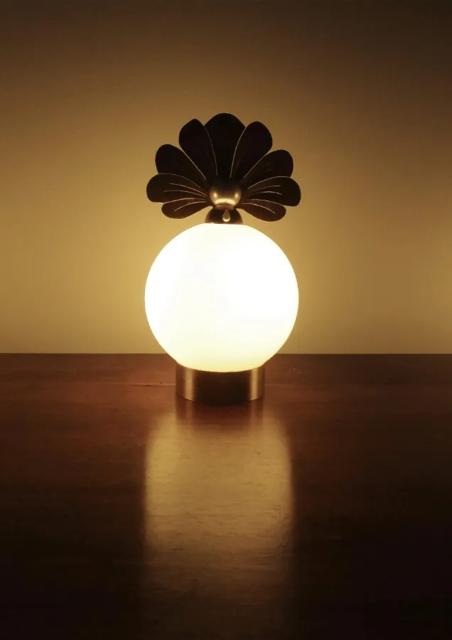 KIM JUDE Botanica Margareta lampe laiton ciselé