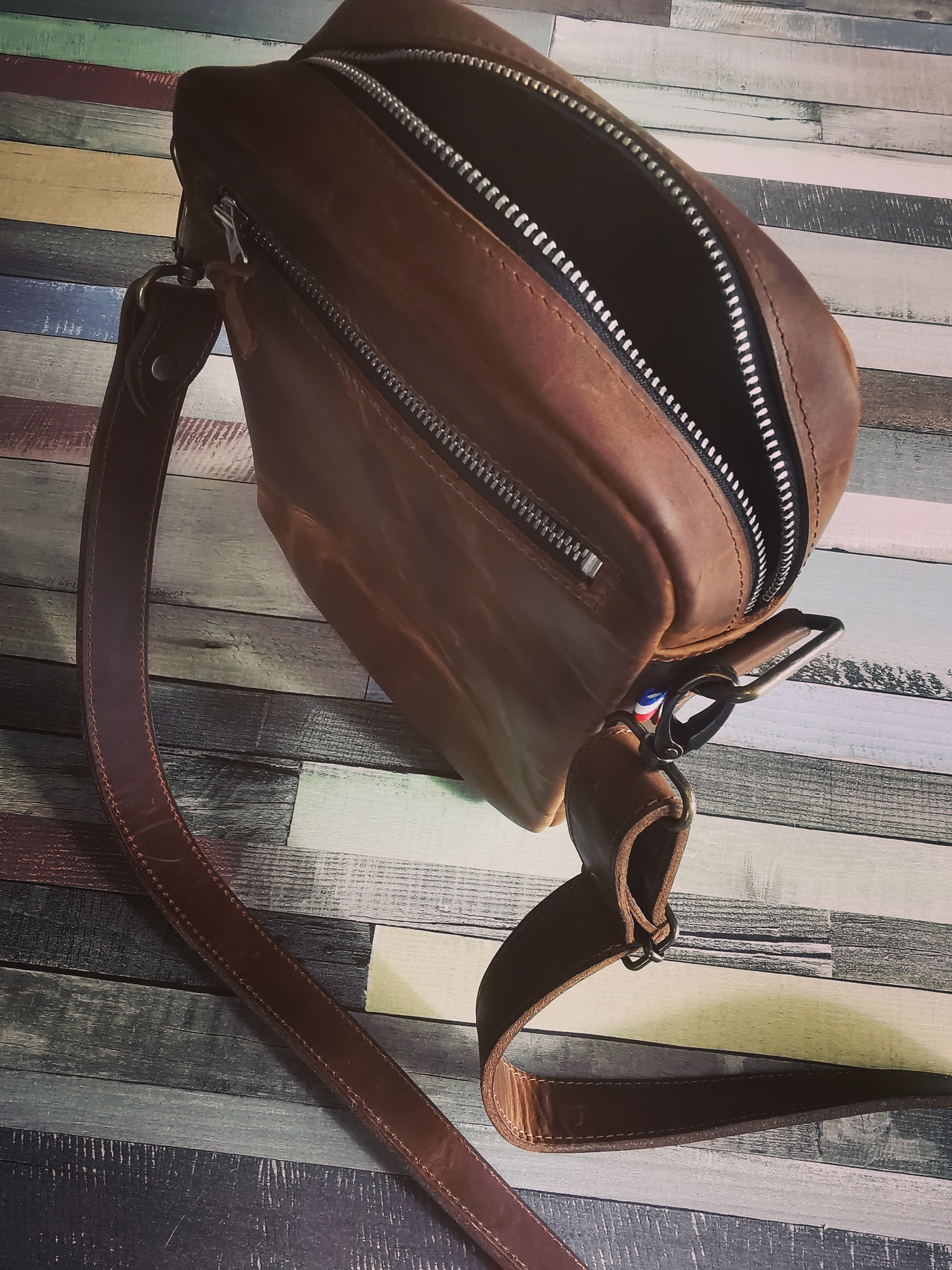 Fleur d’Orage Sacoche Vintage cuir marron orangé téléphone