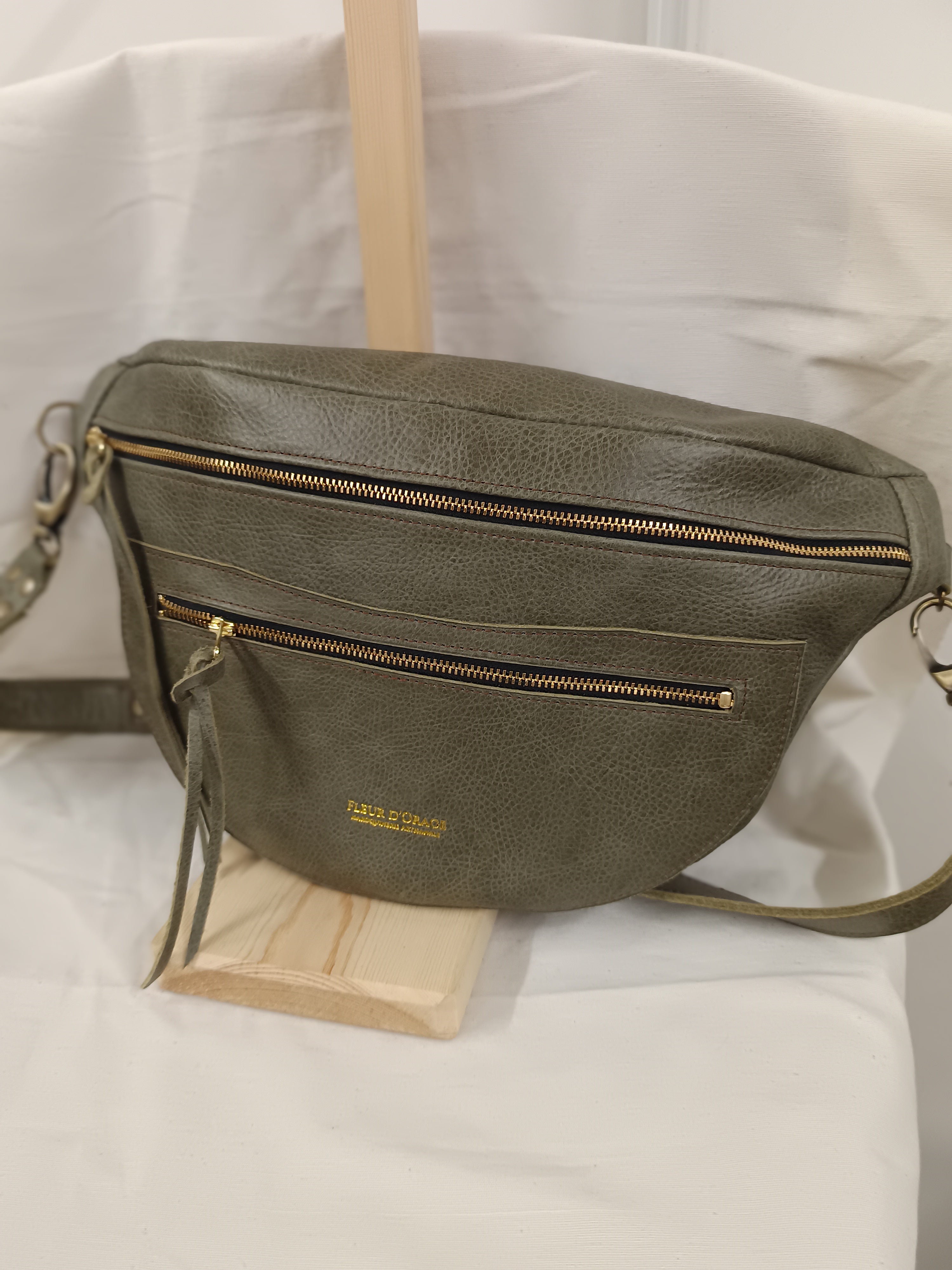 Fleur d’Orage Sac Banane XL banane cuir vert kaki italien