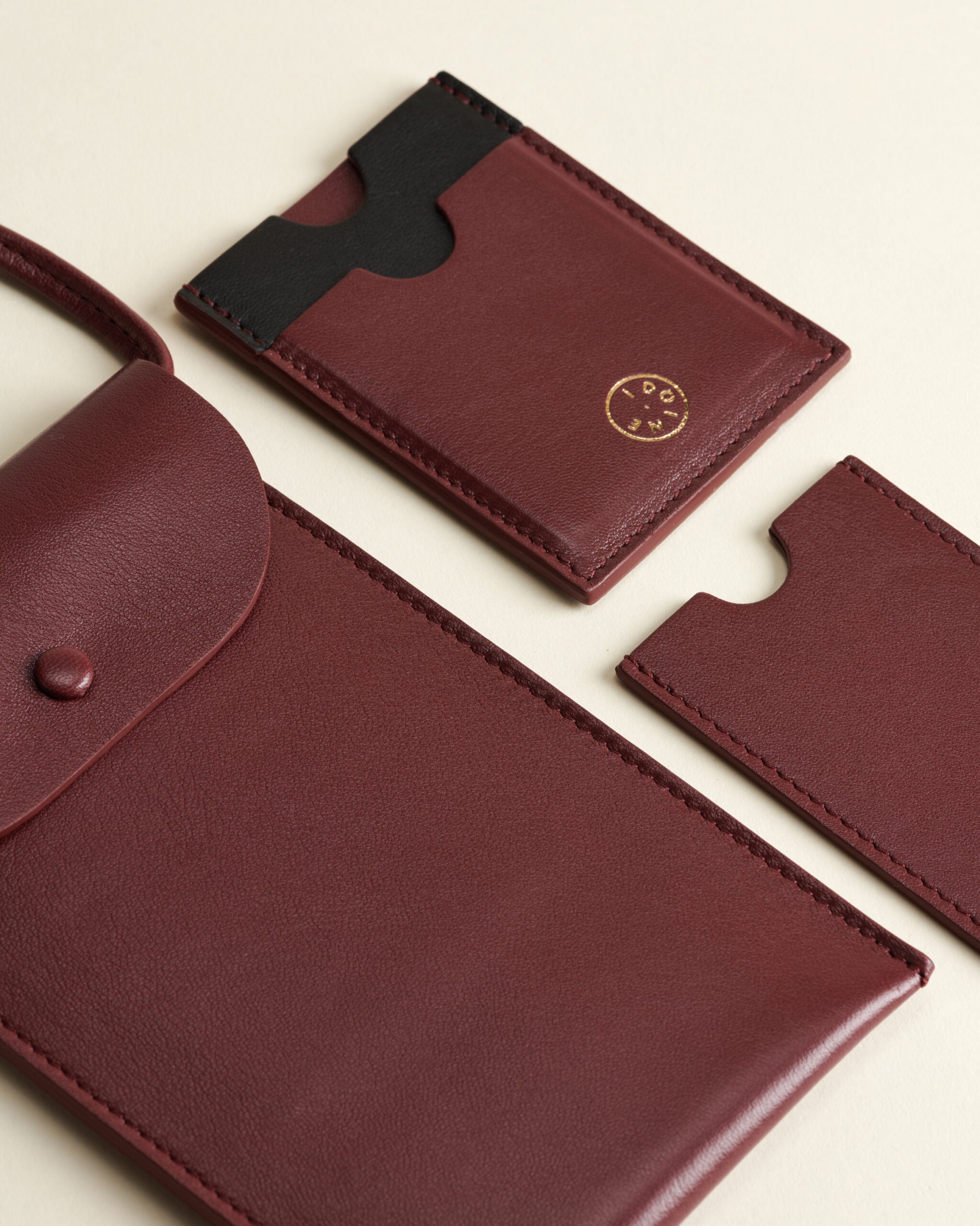 Idoine Pochettes Lie de vin pochette smartphone cuir agneau sans initiales