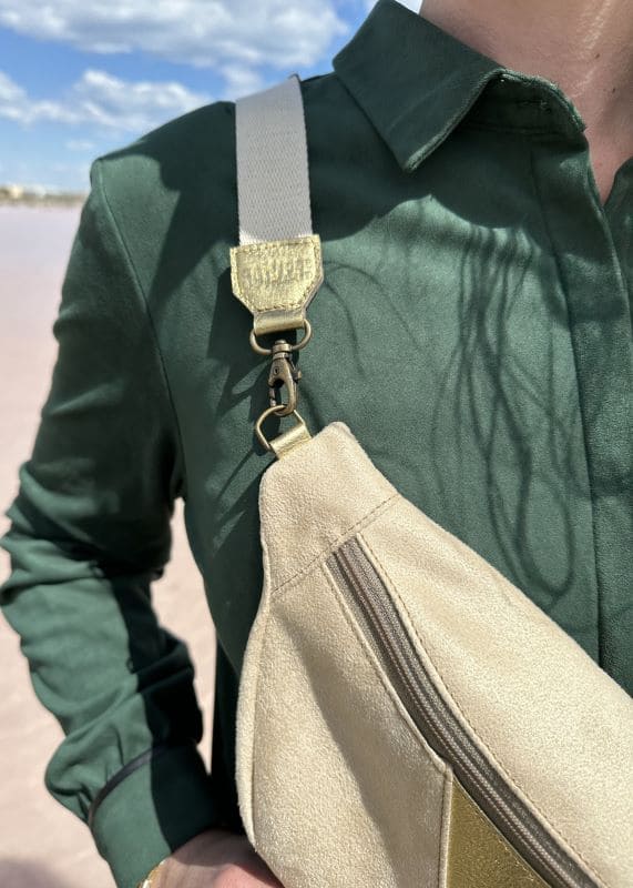 Camille Guiraud Manon sac banane beige doré cuir alcantara