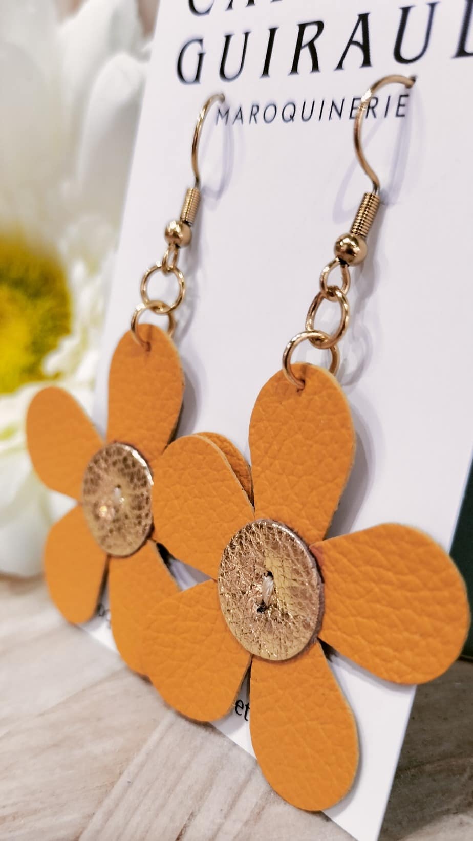 Camille Guiraud Marguerite boucles d'oreilles mandarine et doré