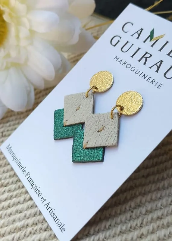 Camille Guiraud Rondes boucles d'oreilles blanc cassé vert cuir