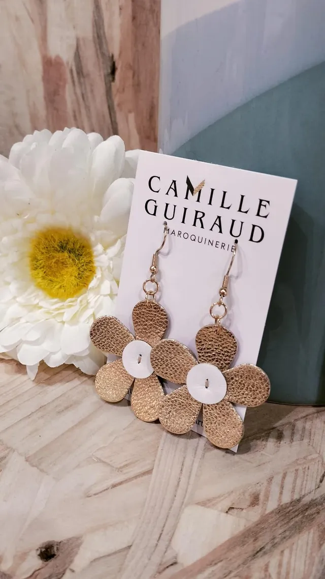 Camille Guiraud Marguerite boucles doré beige cuir