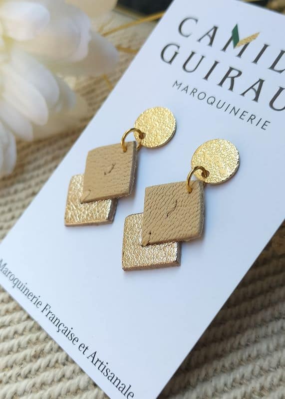 Camille Guiraud rondes boucles d'oreilles nude doré cuir léger