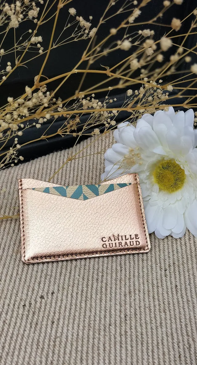 Camille Guiraud porte-cartes simple saumon métallisé cuir chèvre