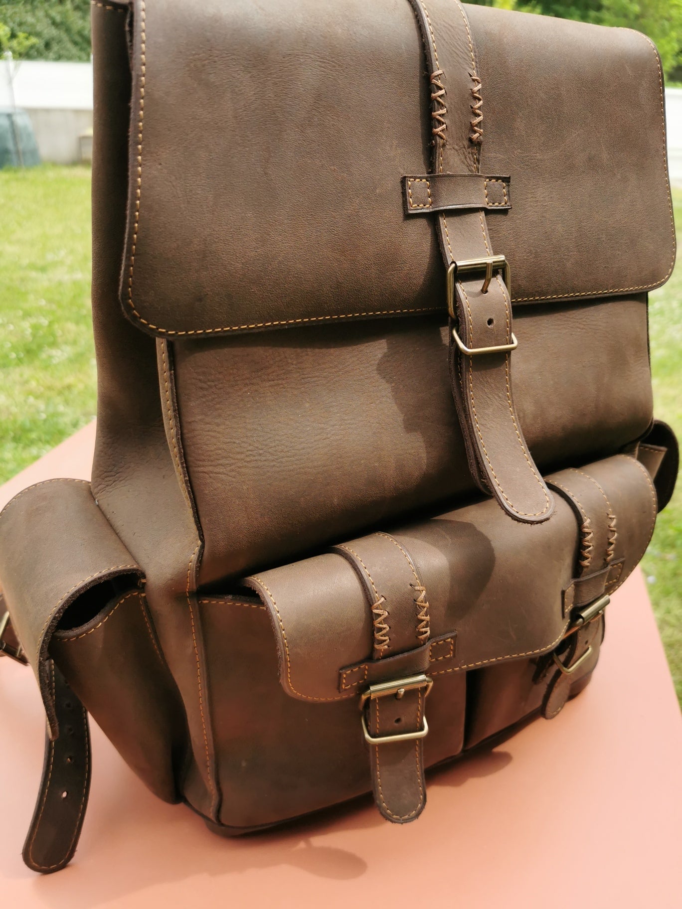 Fleur d’Orage L’Explorateur sac à dos cuir nubuck patiné