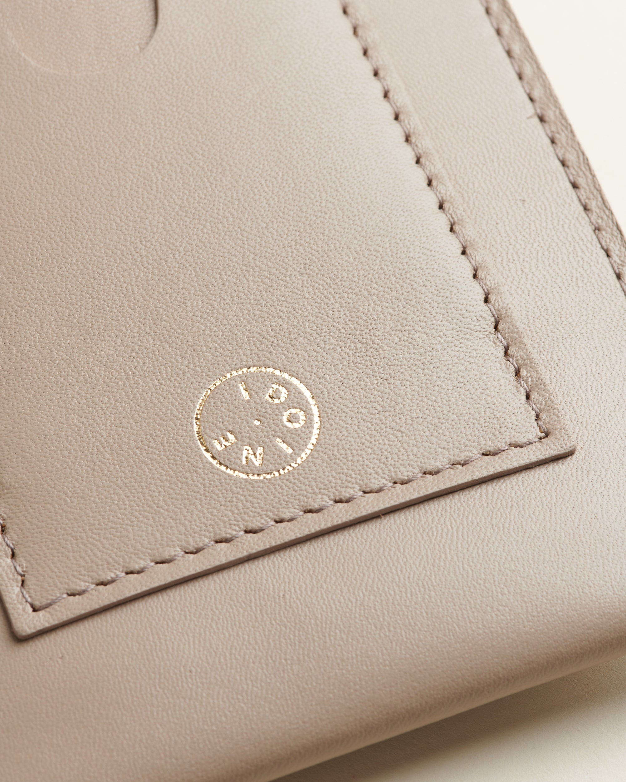 Idoine Pochettes Taupe pochette smartphone cuir agneau