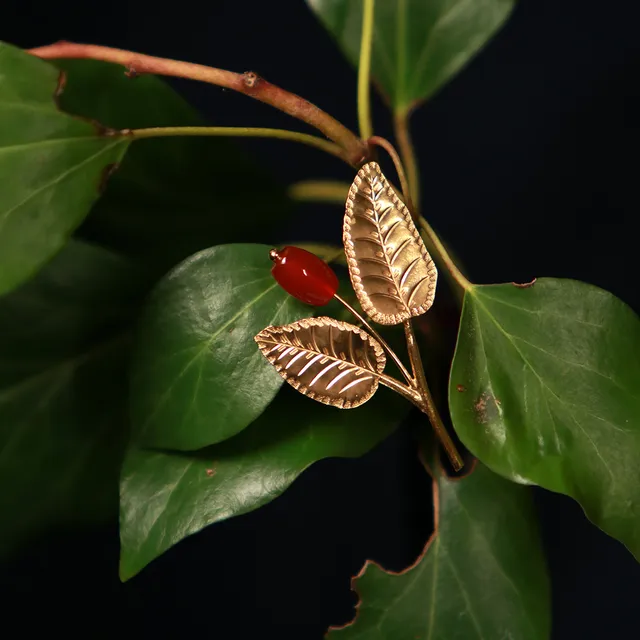KIM JUDE Eglantine pin's broche fantaisie légère