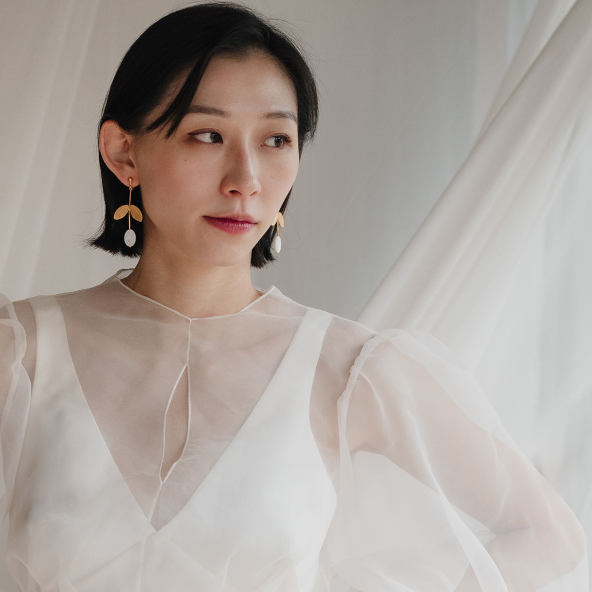 KIM JUDE Blanchette boucles d'oreilles fait main légères
