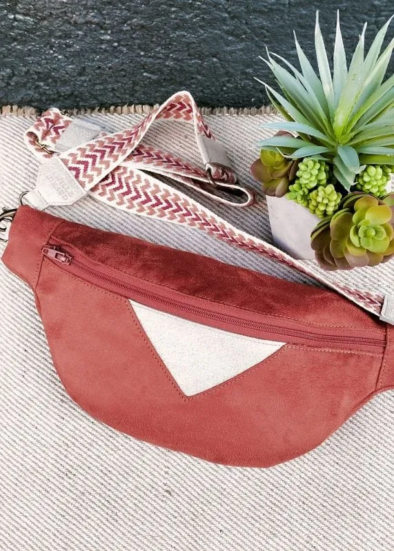 Camille Guiraud Banane Manon terre cuite sac banane paillettes