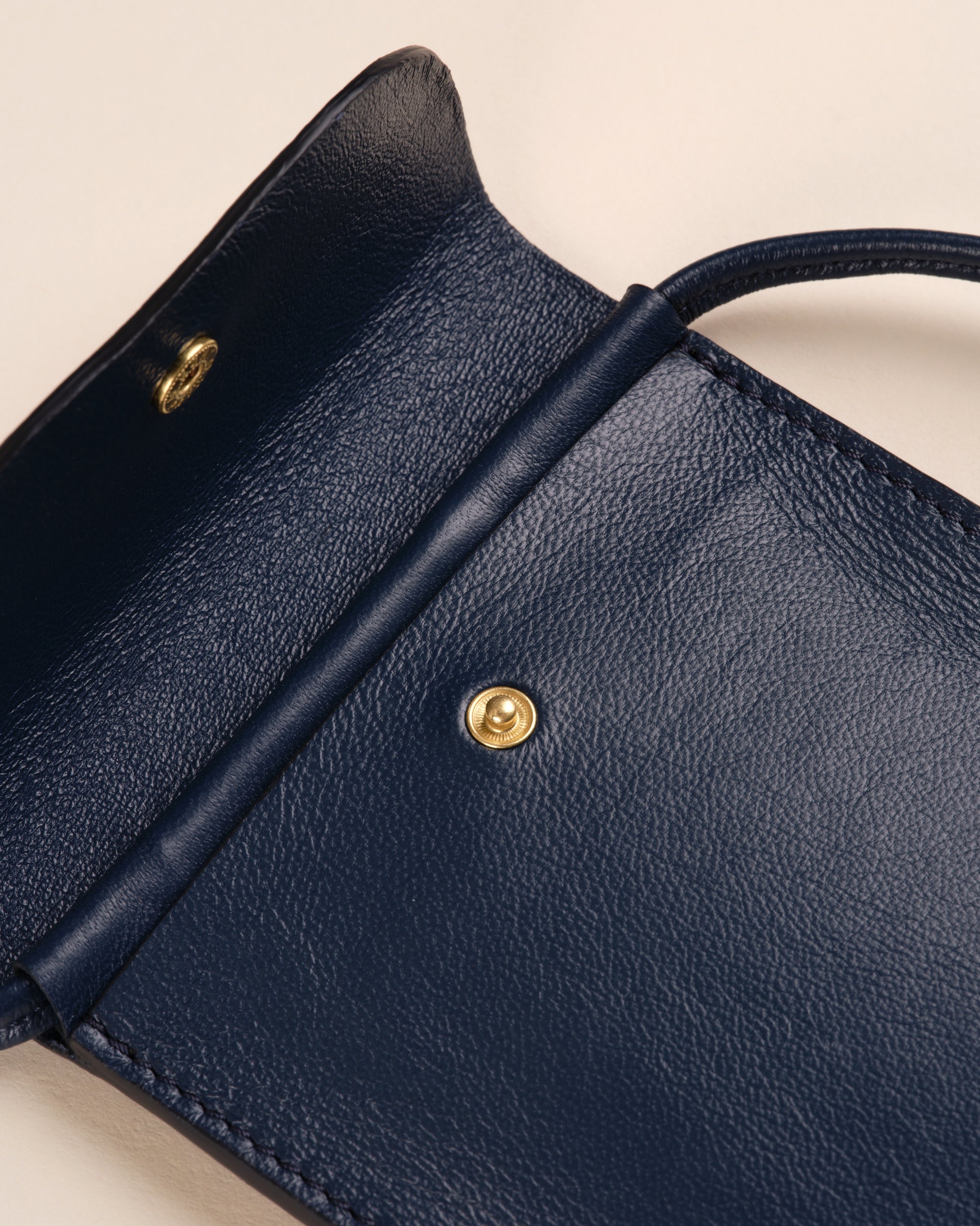Idoine Bleu Nuit pochette smartphone cuir agneau sans initiales