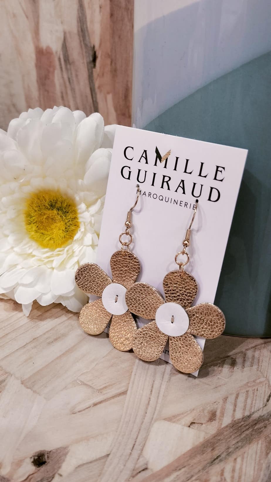 Camille Guiraud Marguerite boucles doré beige cuir