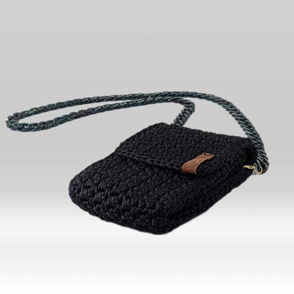 Georgetta Béryl pochette smartphone noir chaîne