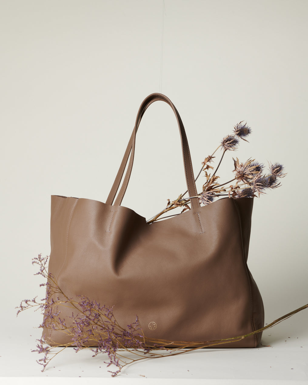 Idoine Soie de Cuir Taupe cabas cuir veau sans initiales