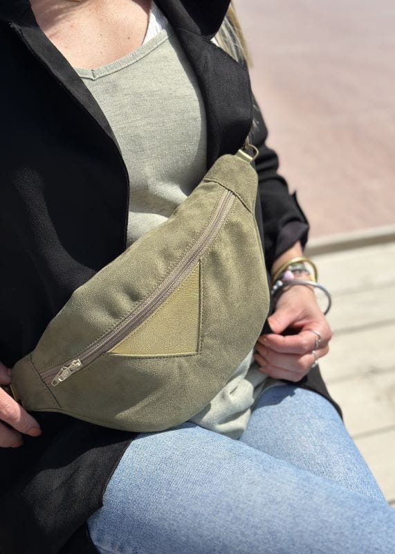 Camille Guiraud Manon kaki doré sac banane cuir