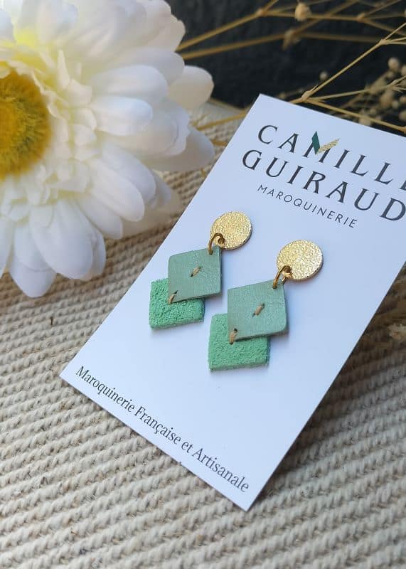 Camille Guiraud Boucles rondes vert d'eau cuir véritable
