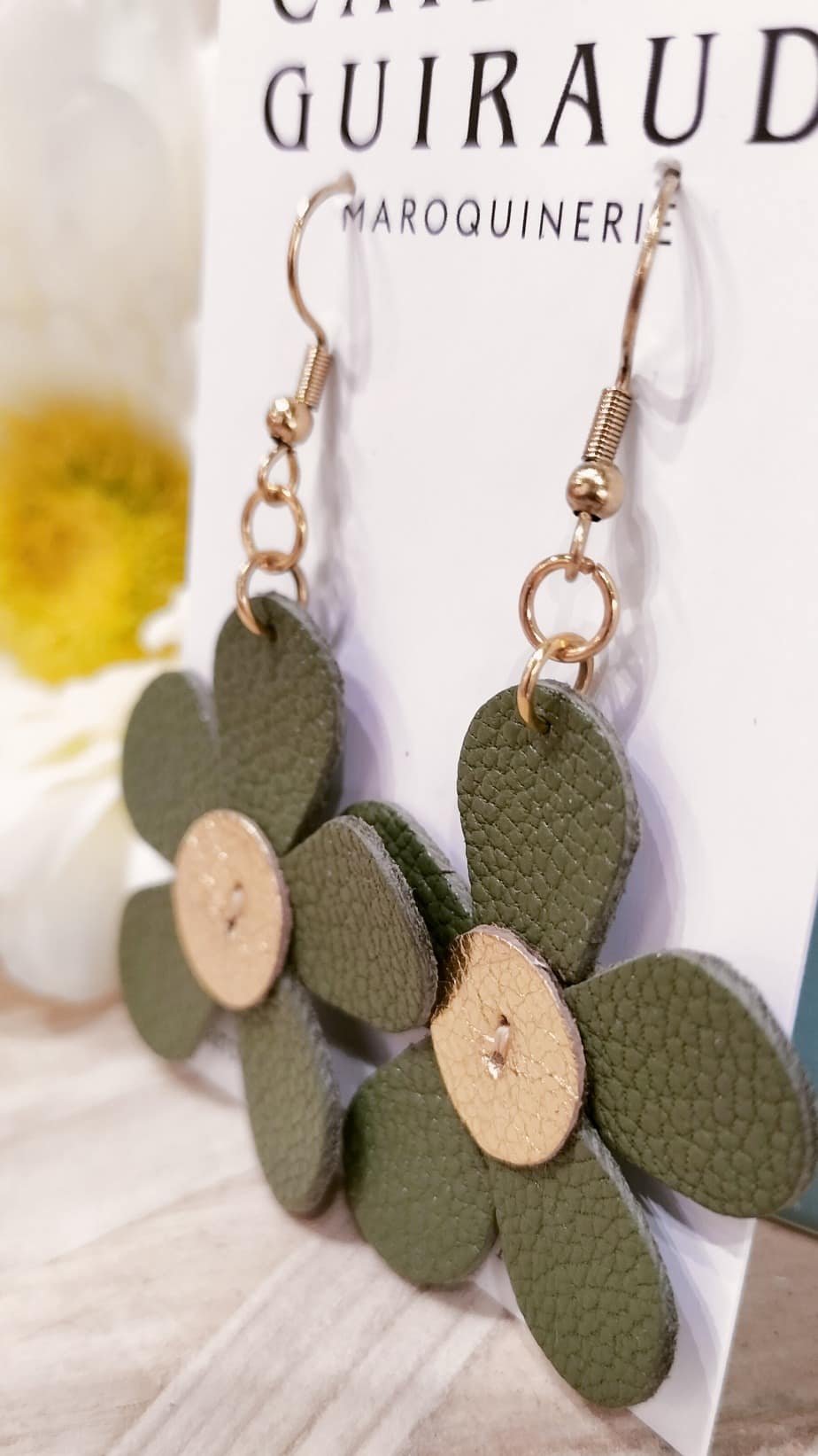 Camille Guiraud Marguerite Verte Doré boucles d'oreilles cuir
