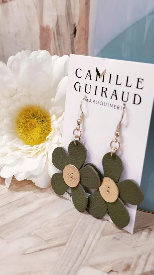 Camille Guiraud Marguerite Verte Doré boucles d'oreilles cuir