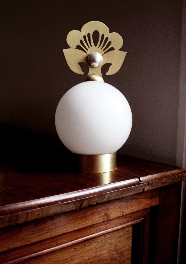 KIM JUDE Botanica Rosa lampe laiton verre blanc