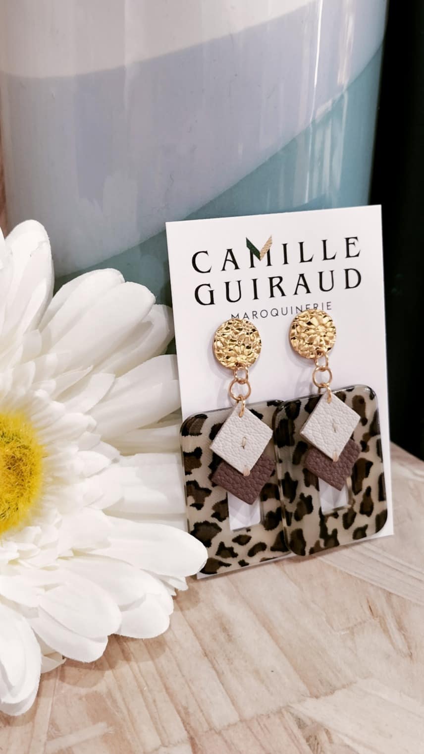 Camille Guiraud Julie guépard beige boucles d'oreilles cuir