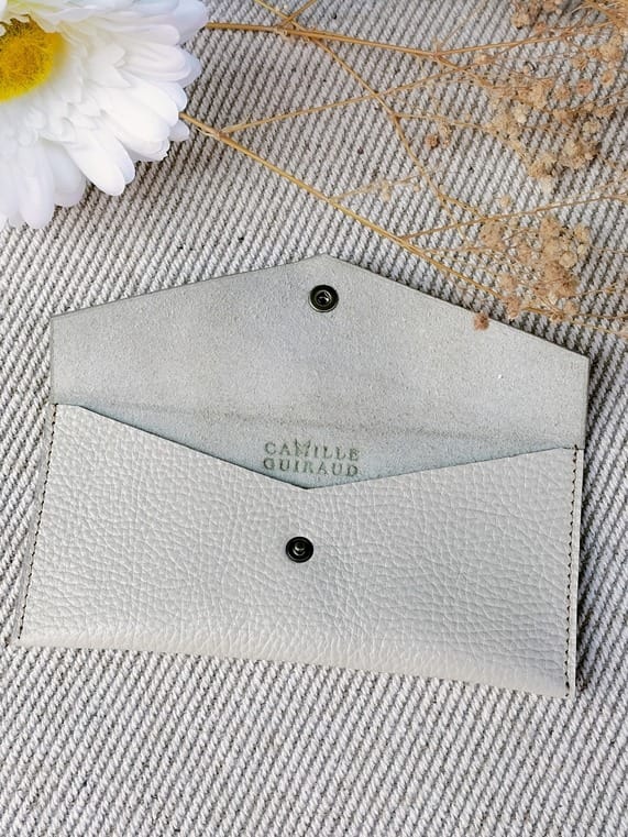 Camille Guiraud Étui lunettes enveloppe crème cuir veau