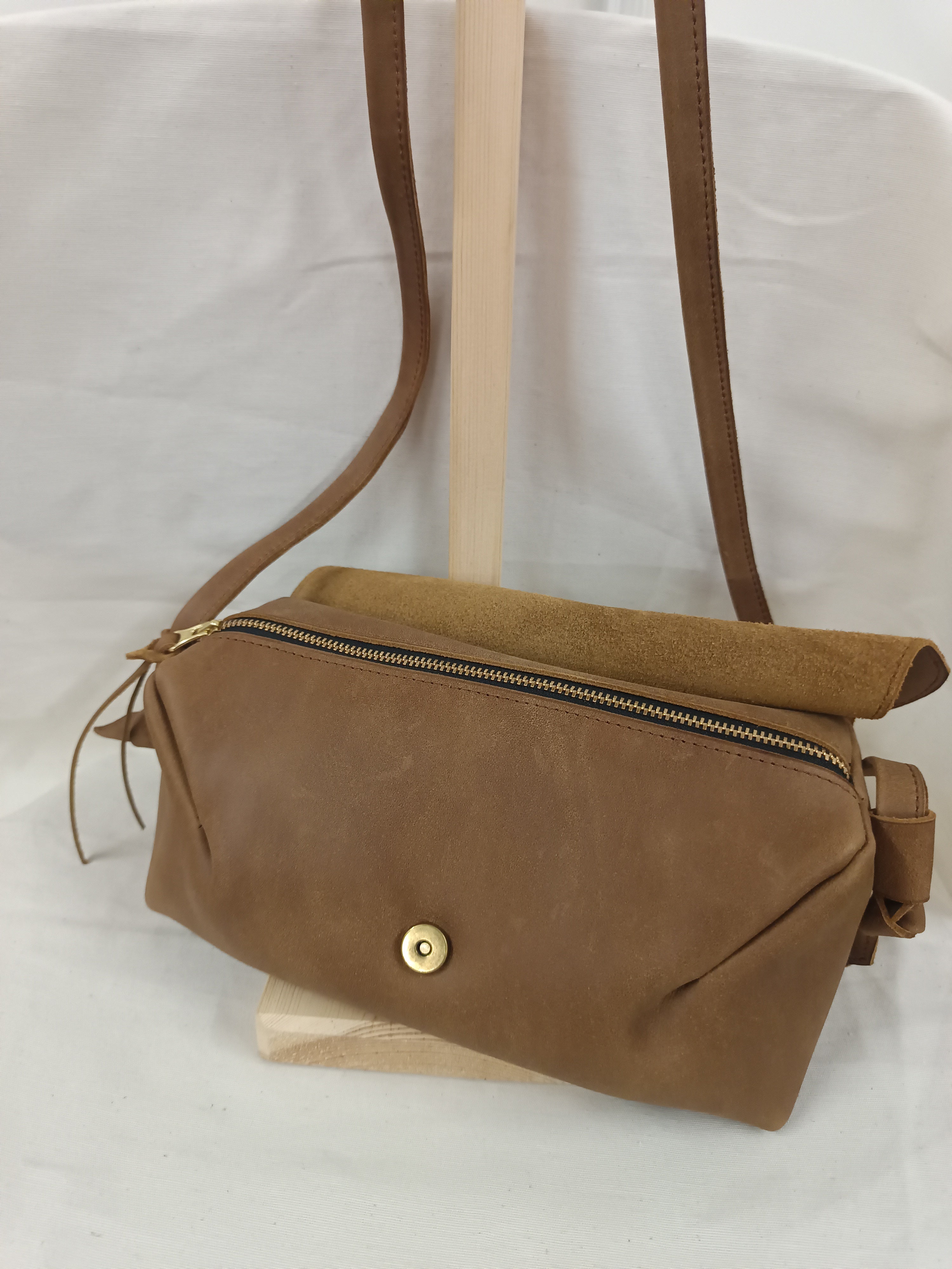 Fleur d’Orage La Ficelle sac à main cuir camel végétal
