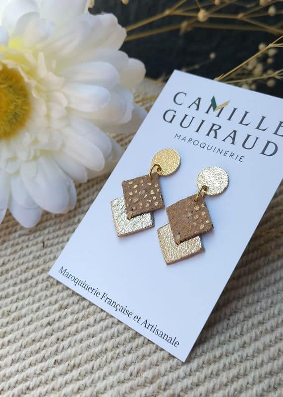 Camille Guiraud Rondes Nude Grainé Gold boucles d'oreilles cuir
