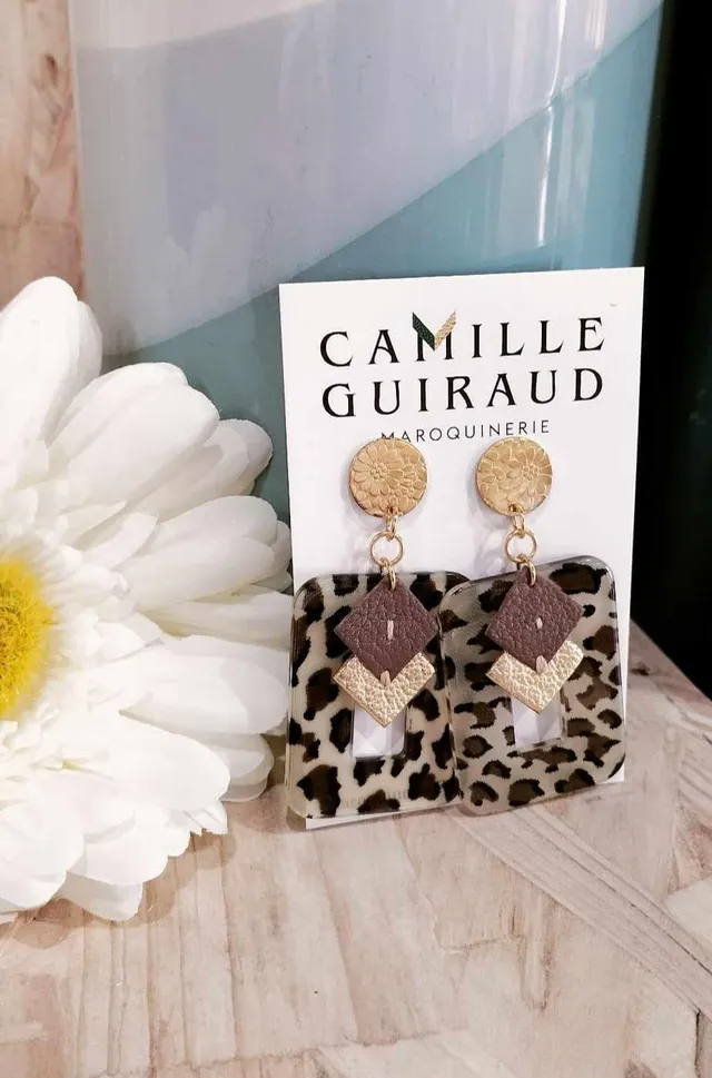 Camille Guiraud Julie guépard doré boucles d'oreilles cuir