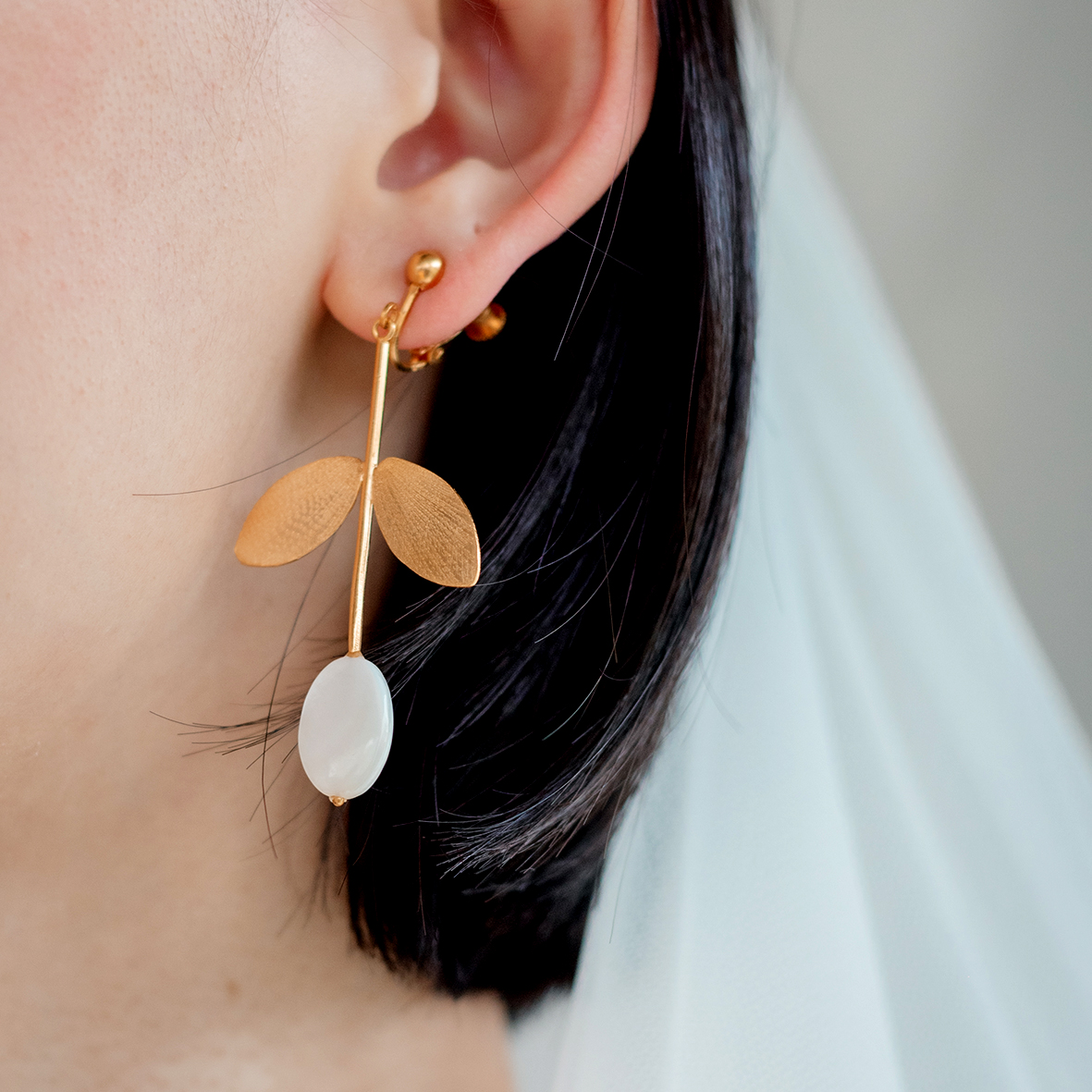 KIM JUDE Blanchette boucles d'oreilles fait main légères